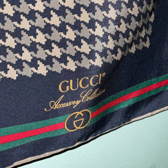 GUCCI ACCESSORY COLLECTION 100% SILK SCARF FRENCH HORN 90 - Picture 10 of 13